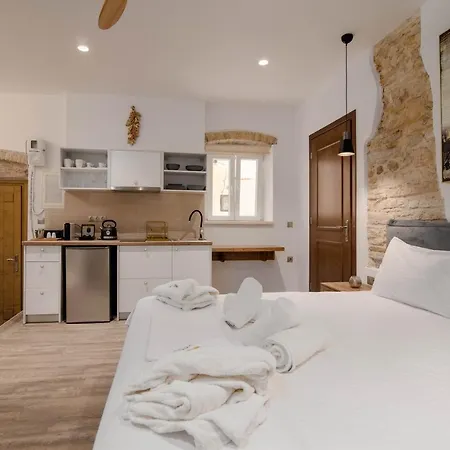 Curcumelli Luxury - Portoni 1 *